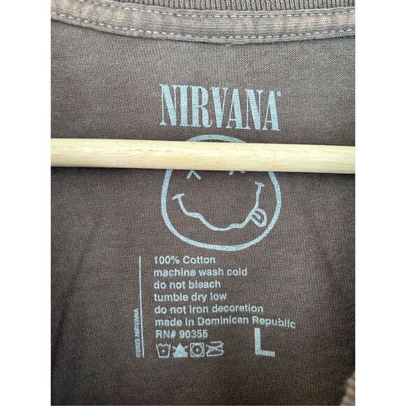 🐿️ NWOT Nirvana Smiley Face Mineral Wash Brown Graphic Short Sleeve Tee Large - Picture 3 of 7